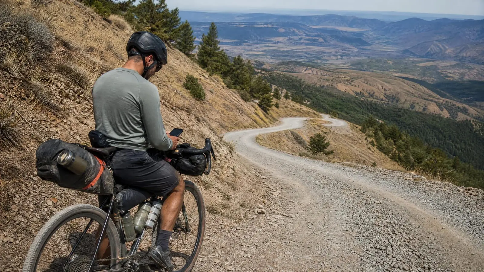 Cover Image for How Many Miles Per Day to Plan on a Loaded Bike